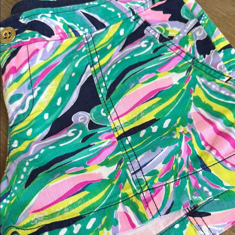 Lilly Pulitzer Multicolor Tropical Print with Navy Trim 3” inseam